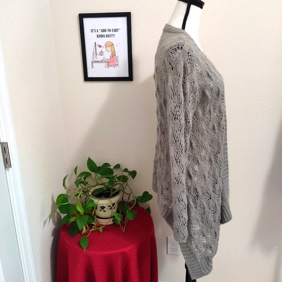 Yarn Arts Size Medium Open Front Asymmetric Gray Sweater - Picture 6 of 8